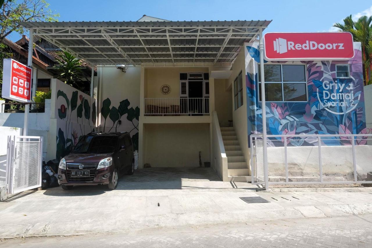 Reddoorz Syariah Near Universitas Mercu Buana Kampus 2 Yogyakarta Kejayan Экстерьер фото