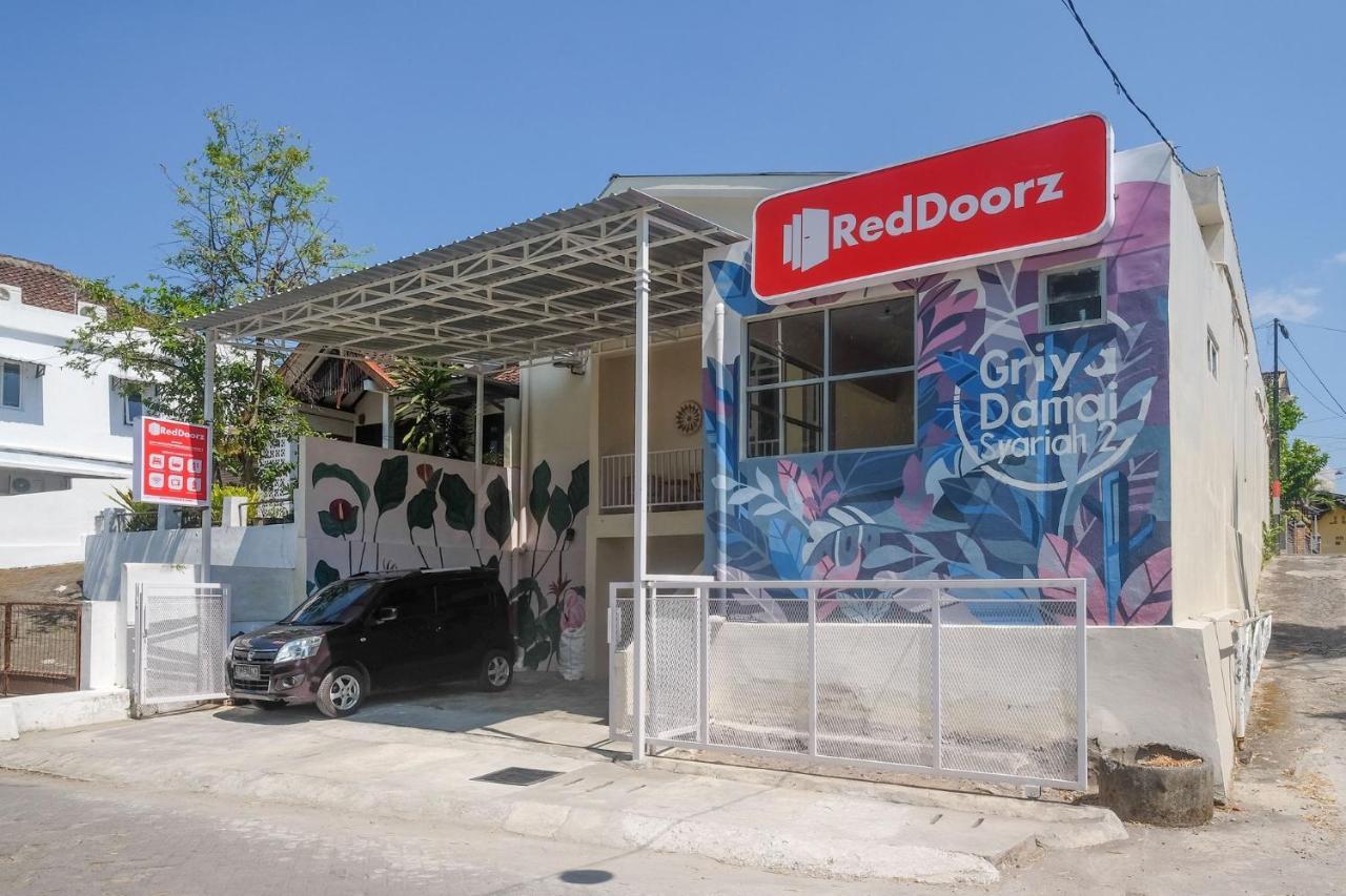 Reddoorz Syariah Near Universitas Mercu Buana Kampus 2 Yogyakarta Kejayan Экстерьер фото